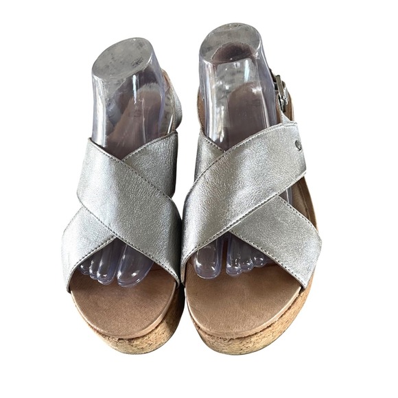 UGG Kari Metallic Sandals Women 10 Silver Platform Wedge Cork 1100983 Boho Chic - Picture 3 of 10